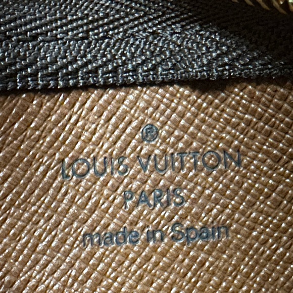 WOW POSHMARK - Authentic Louis Vuitton Monogram Canvas Wallet - Picture 7 of 16